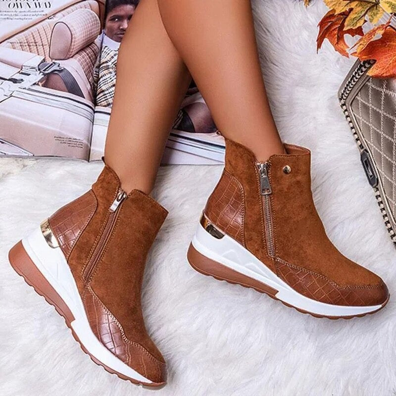 Lyla | Stylish zipped boots