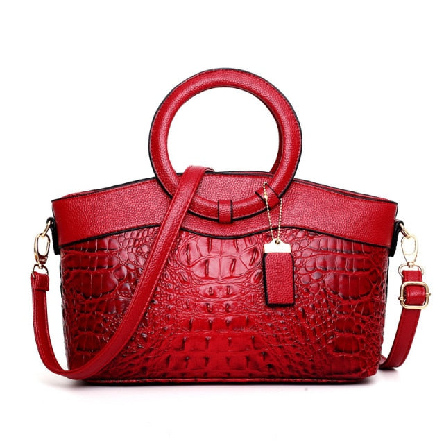 Kayleigh | Stylish leather bag with handmade details