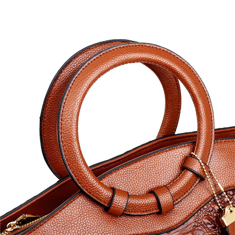 Kayleigh | Stylish leather bag with handmade details