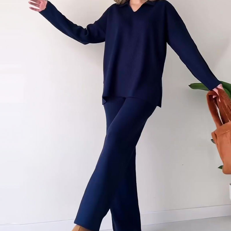 Nellie | Casual two-piece set with V-neck and slit